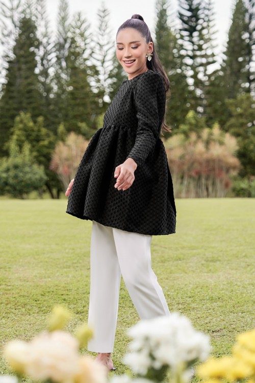 AESTRID BLOUSE IN BLACK