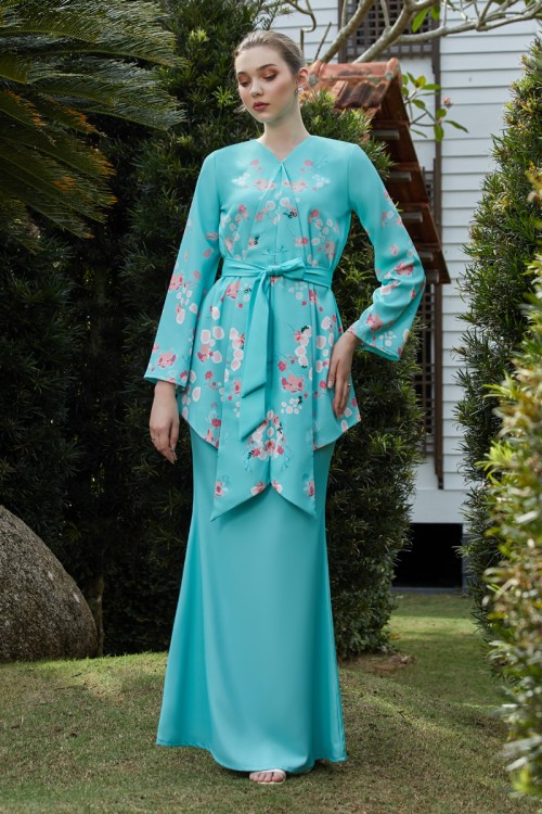 ALEYONA KURUNG IN TIFFANY