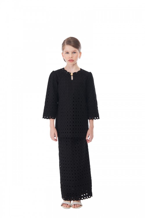LYDEA KURUNG KIDS IN BLACK