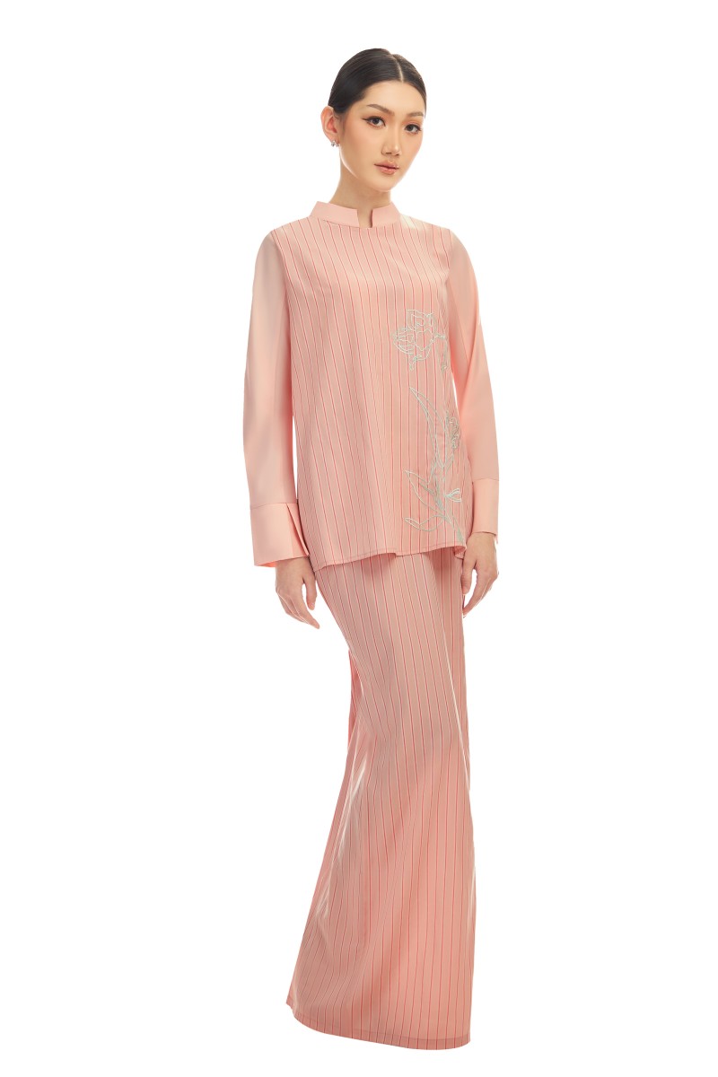 CELESTE KURUNG IN CHINTZ ROSE