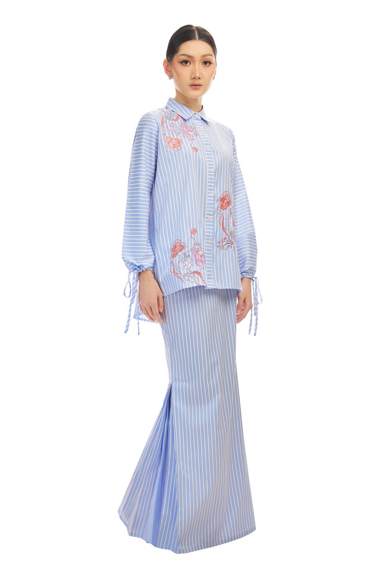 YULIA KURUNG IN BLUE BELL