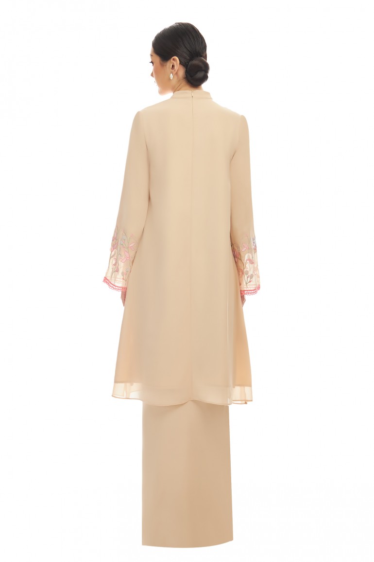 CYNTHIA KURUNG IN BROWN