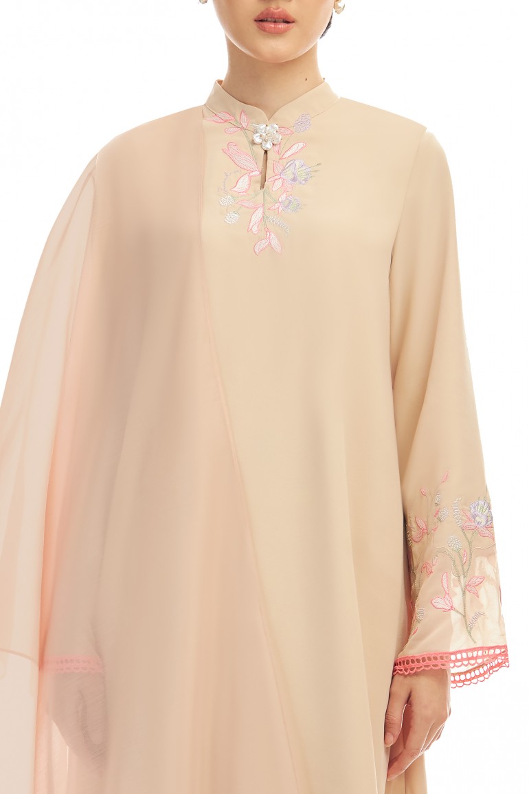 CYNTHIA KURUNG IN BROWN