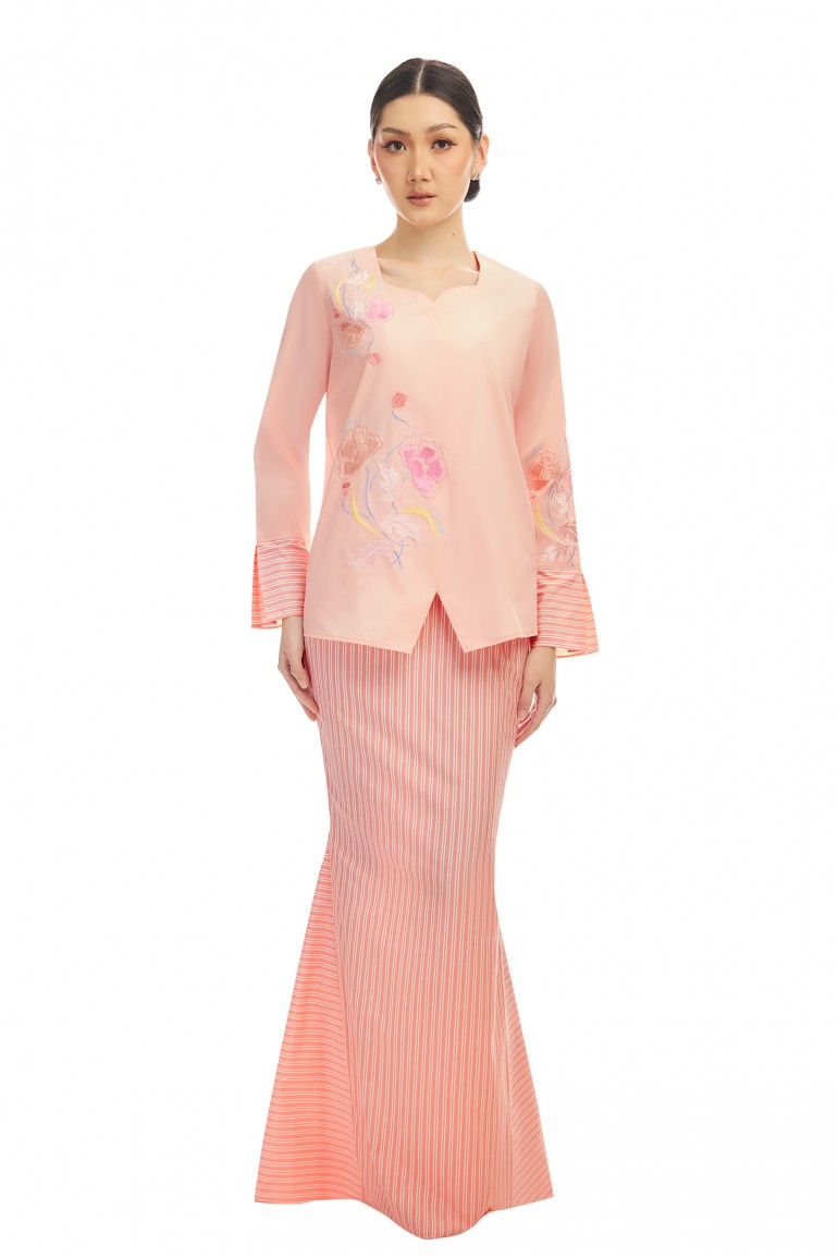 VERENA KURUNG IN PALE PEACH