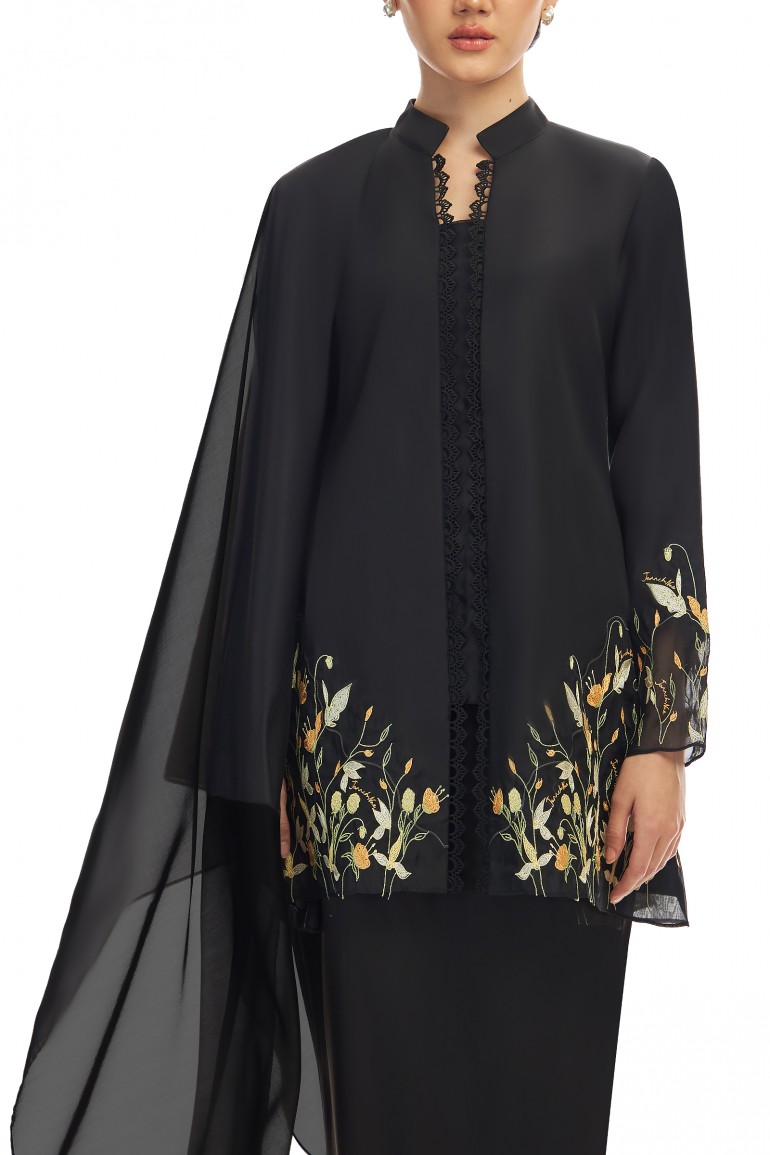 ARIANA KURUNG IN BLACK