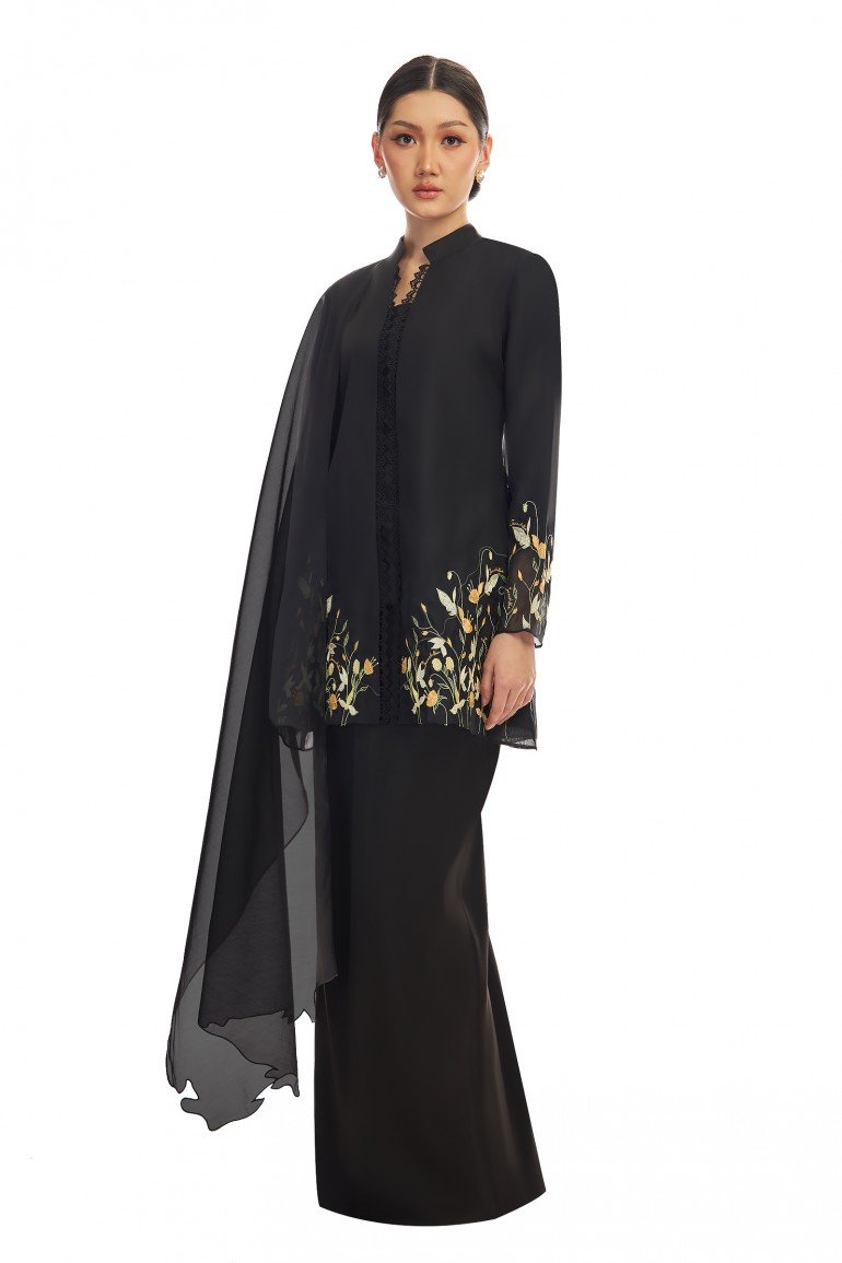 ARIANA KURUNG IN BLACK