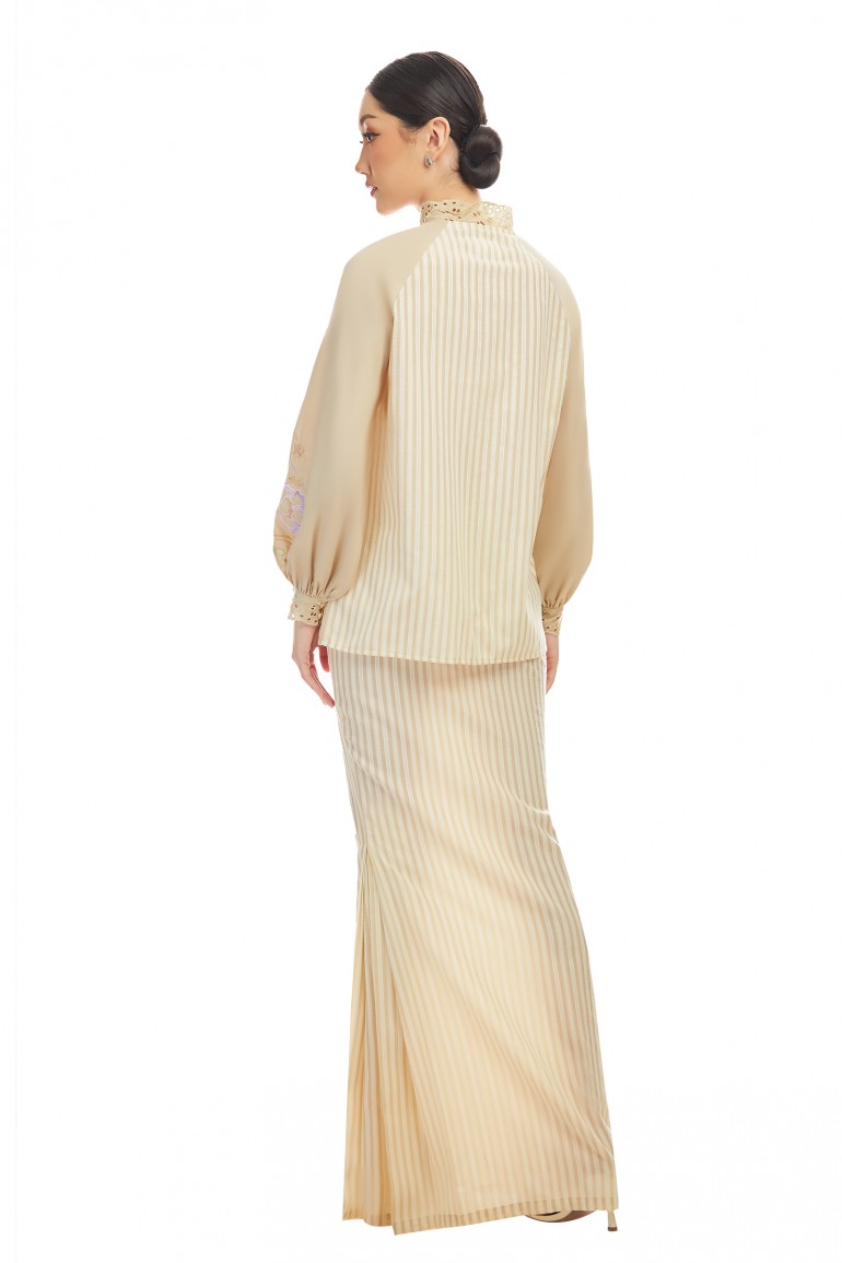 REAGAN KURUNG IN NUDE