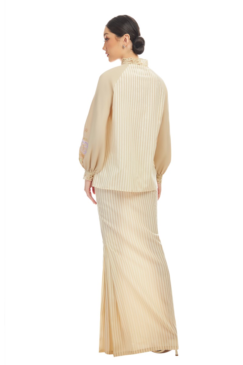 REAGAN KURUNG IN NUDE