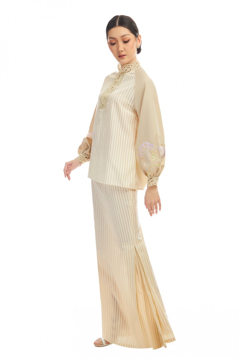 REAGAN KURUNG IN NUDE