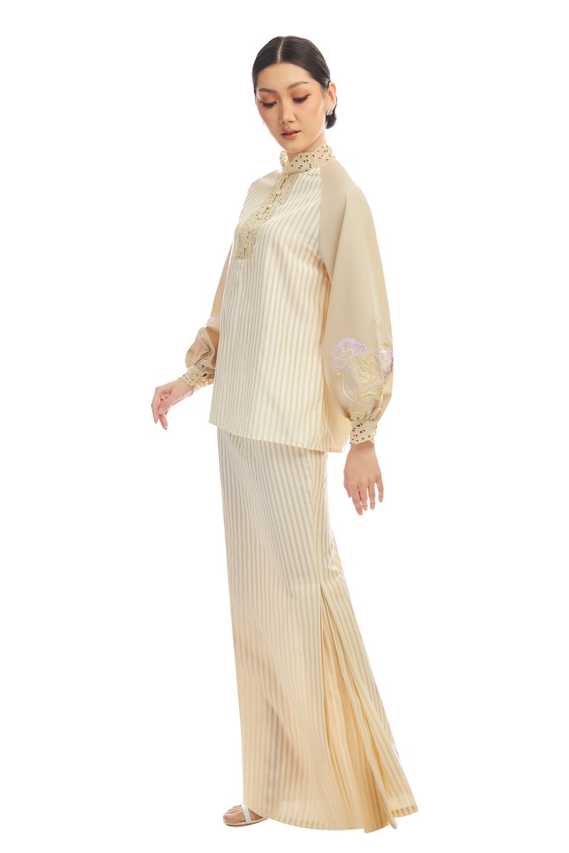 REAGAN KURUNG IN NUDE