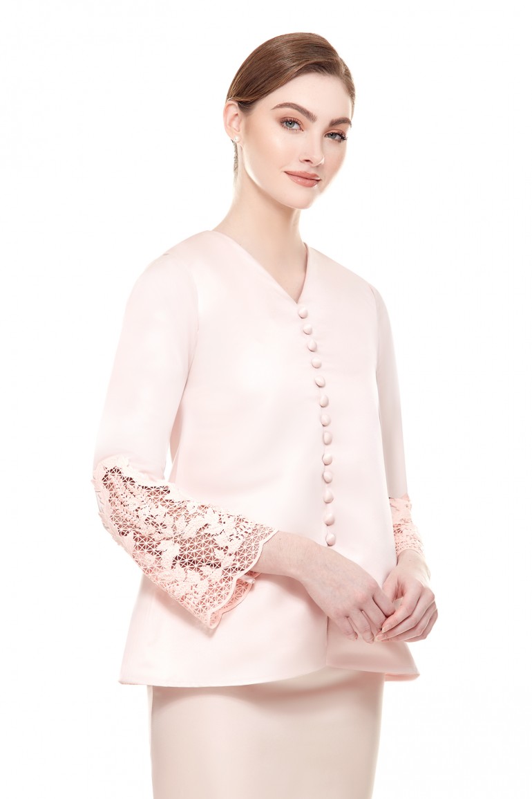 ROXANNE KURUNG IN BABY PINK