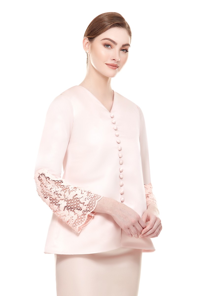 ROXANNE KURUNG IN BABY PINK