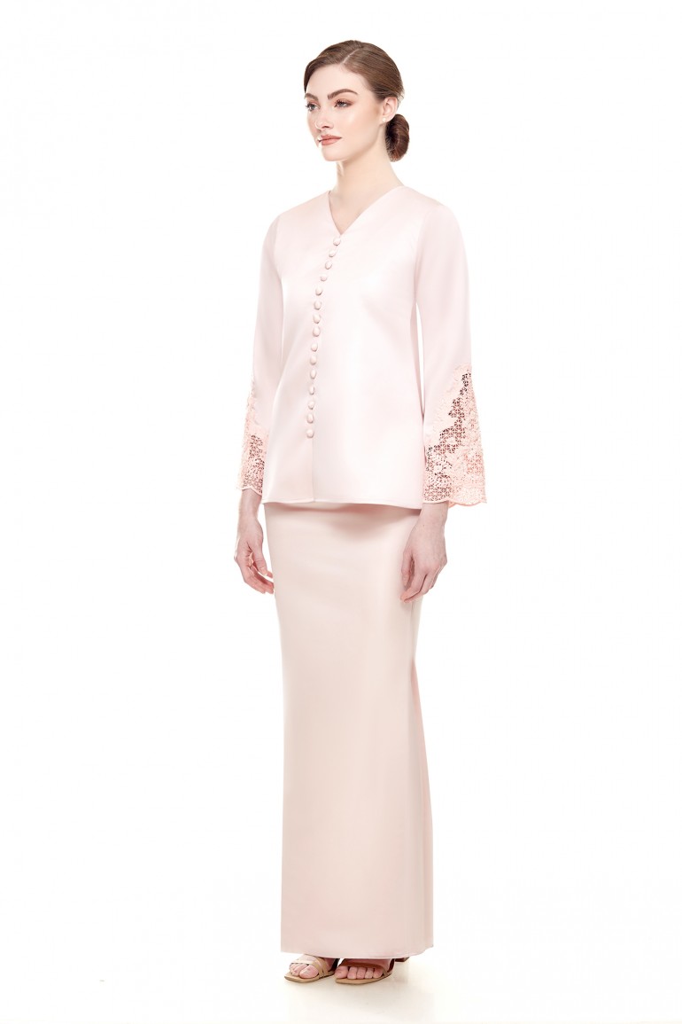 ROXANNE KURUNG IN BABY PINK