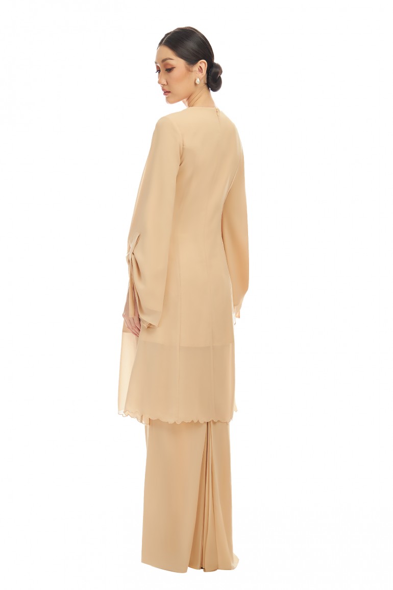 HAYDEE KURUNG IN NUDE