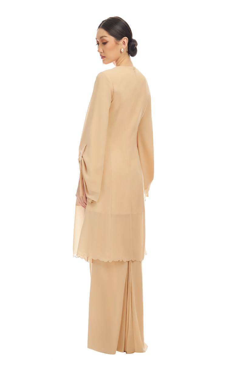 HAYDEE KURUNG IN NUDE