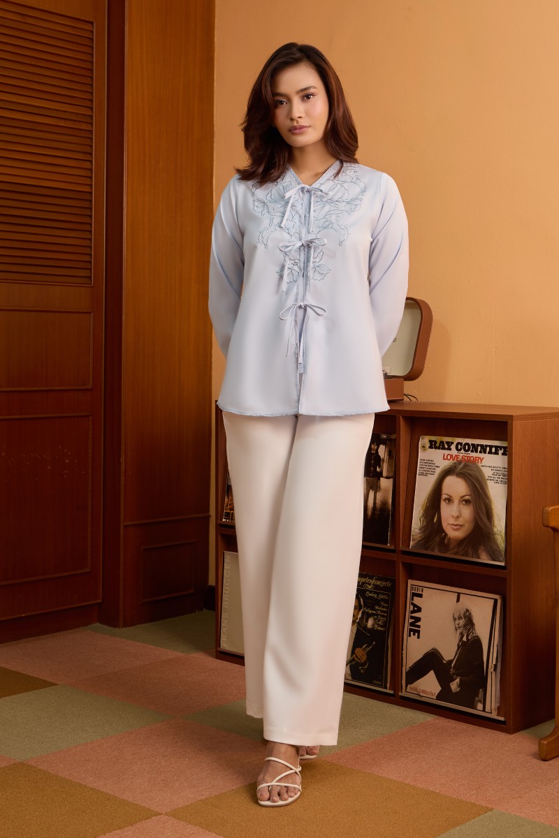 EDITH BLOUSE IN DUSTY BLUE