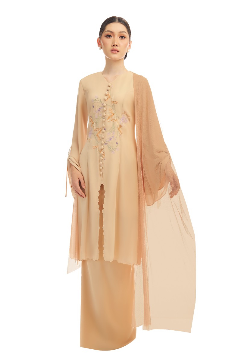 HAYDEE KURUNG IN NUDE