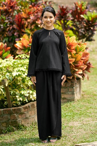 MARIESYA KURUNG IN BLACK
