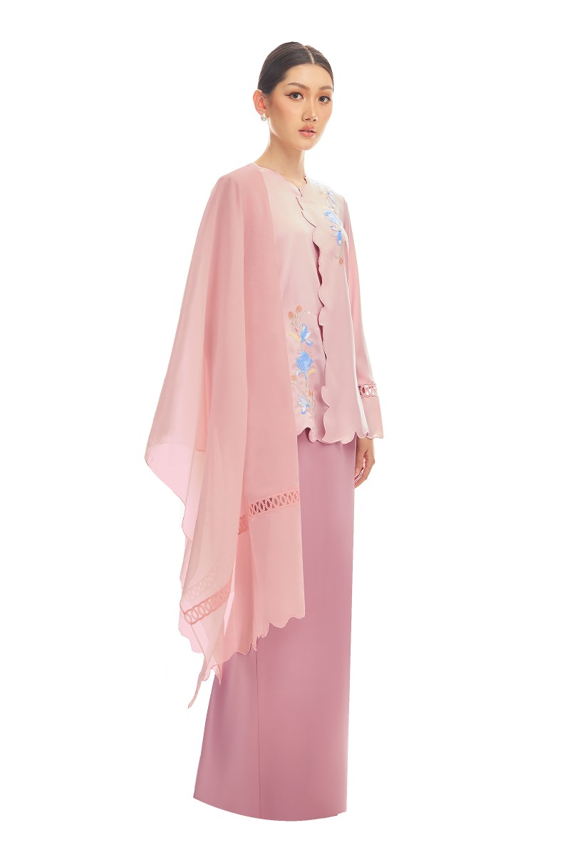 HALLIE KURUNG IN CHERUB PINK