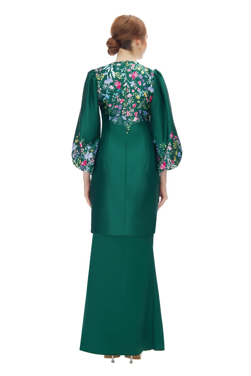 RAESEL KURUNG IN EMERALD GREEN