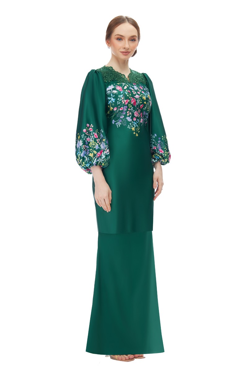 RAESEL KURUNG IN EMERALD GREEN